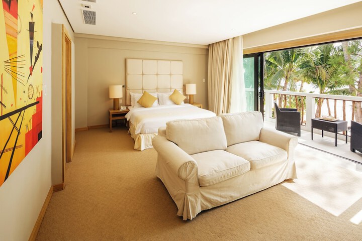 Room 10 of 46