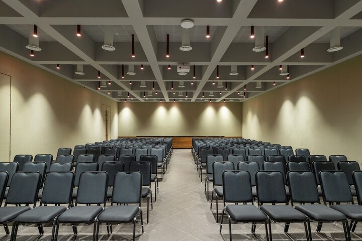 Business Center 60 of 73