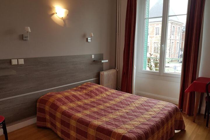 Room 23 of 69