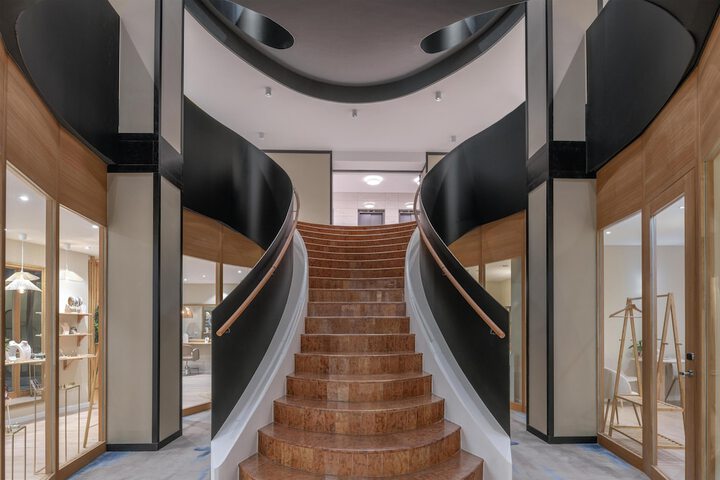 Entrance & Lobby