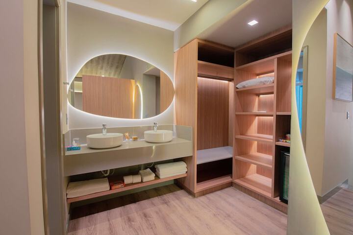 Room 45 of 139
