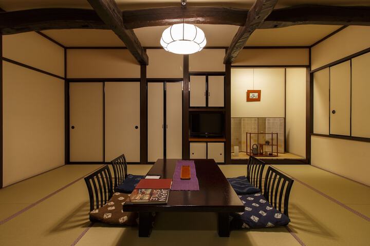 Room 15 of 110