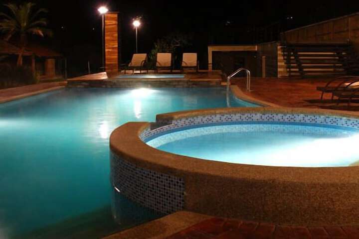 Pool 20 of 34