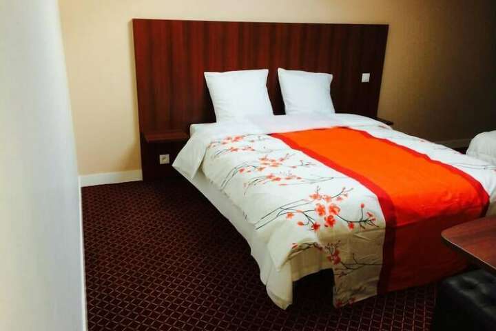 Room 9 of 41