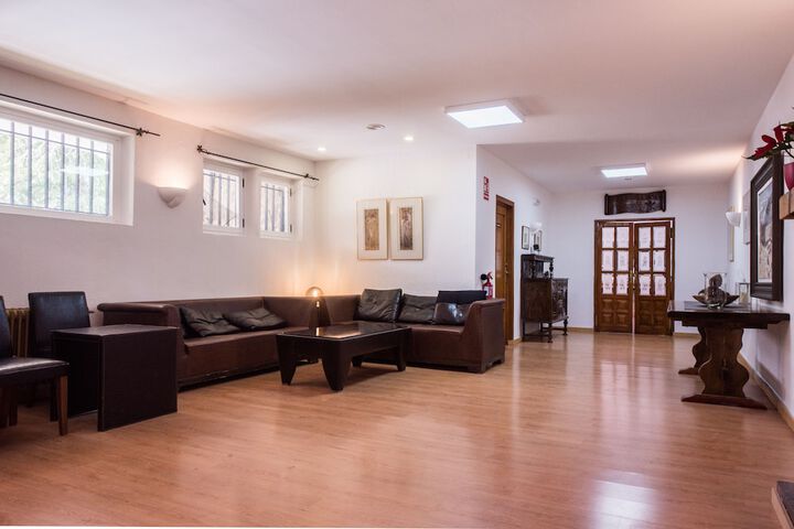 Entrance & Lobby