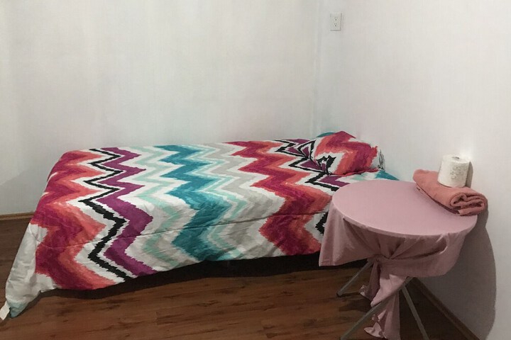 Room 5 of 32