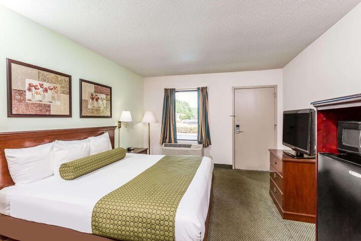 2 Double Beds (7 of 7)