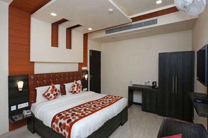 Room 3 of 15