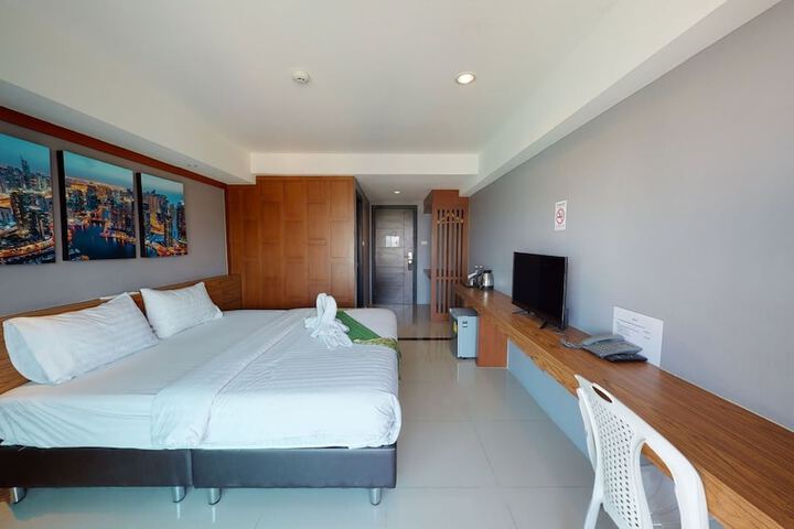 Room 85 of 181