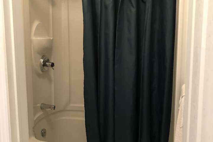 Room 25 of 39