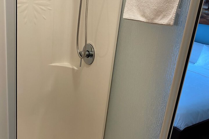 Room 34 of 59