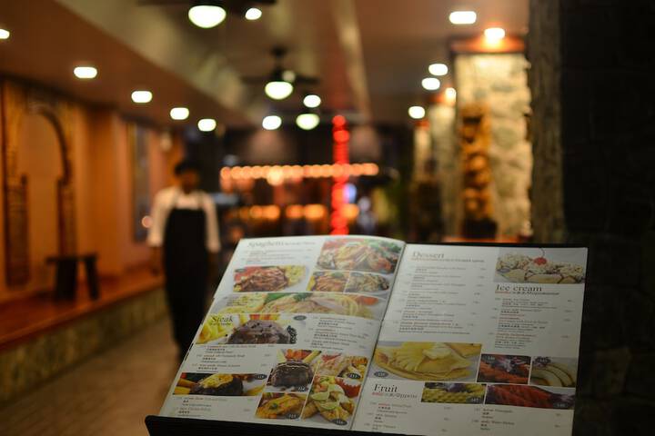 Dining 48 of 59