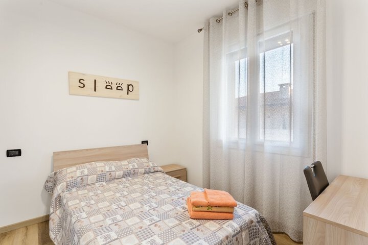 Room 5 of 25