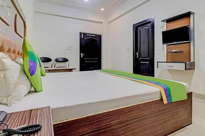 Room 7 of 10