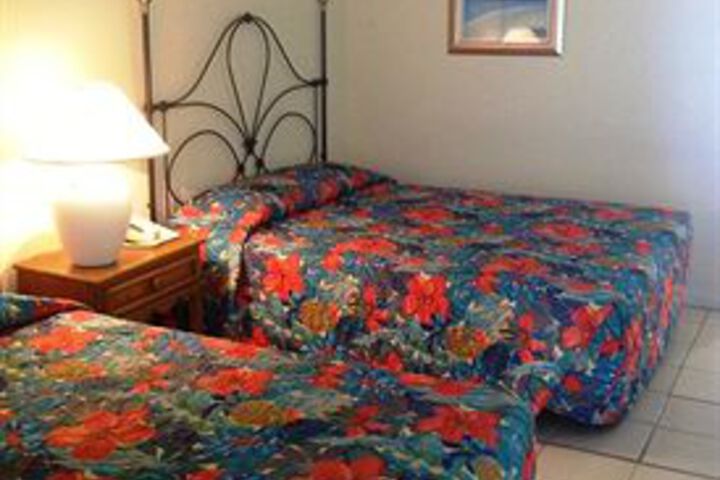 Room 12 of 18