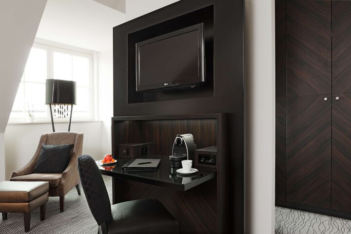 Room 8 of 72