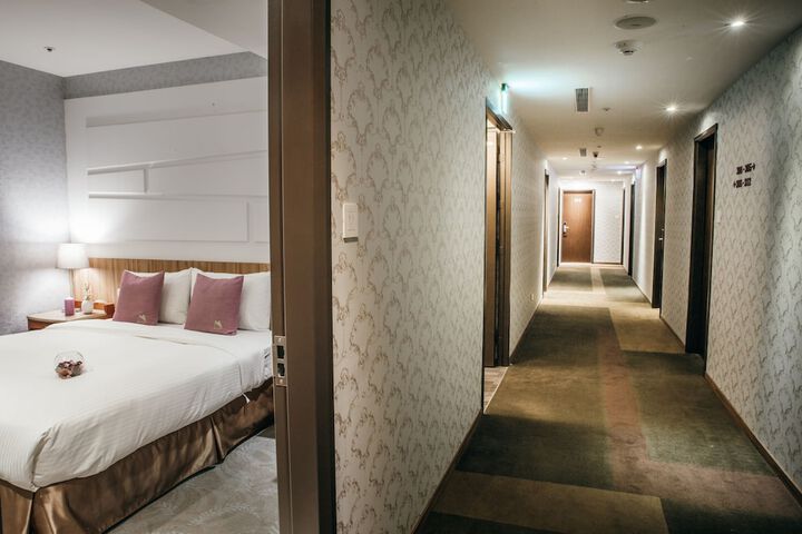 Ballroom/Hall 63 of 67