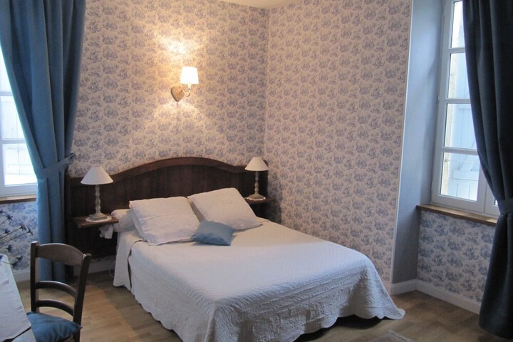 Room 2 of 25