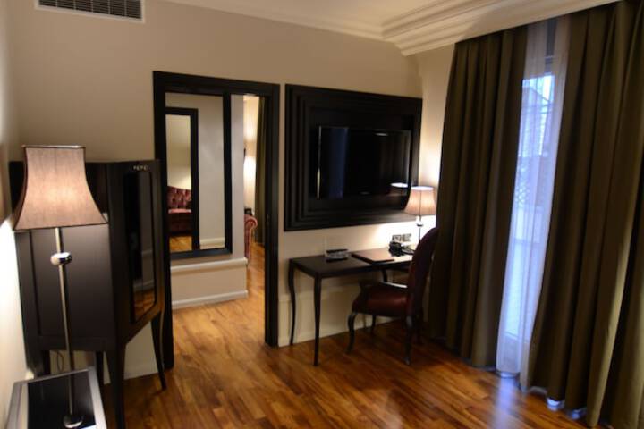 Room 51 of 82