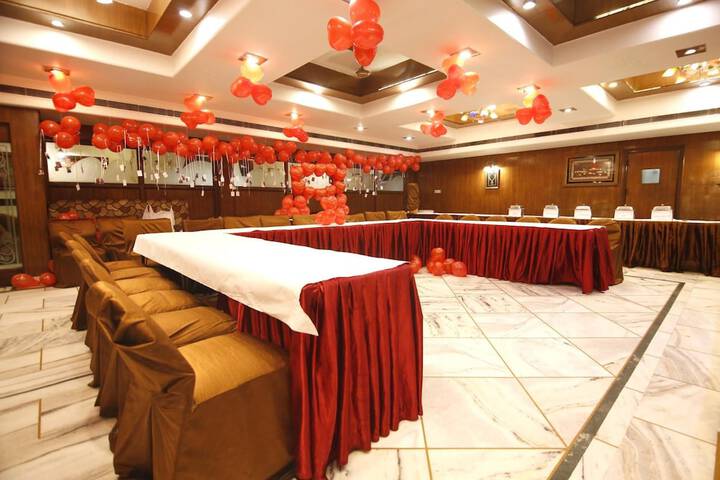Ballroom/Hall 32 of 42