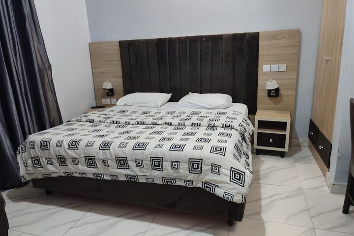 Room 14 of 34