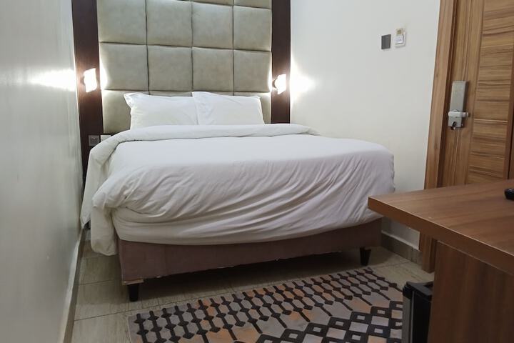 Room 8 of 43