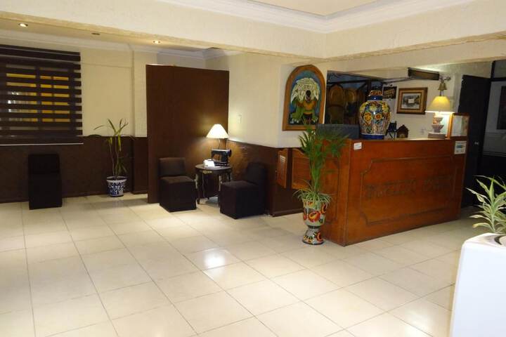 Entrance & Lobby
