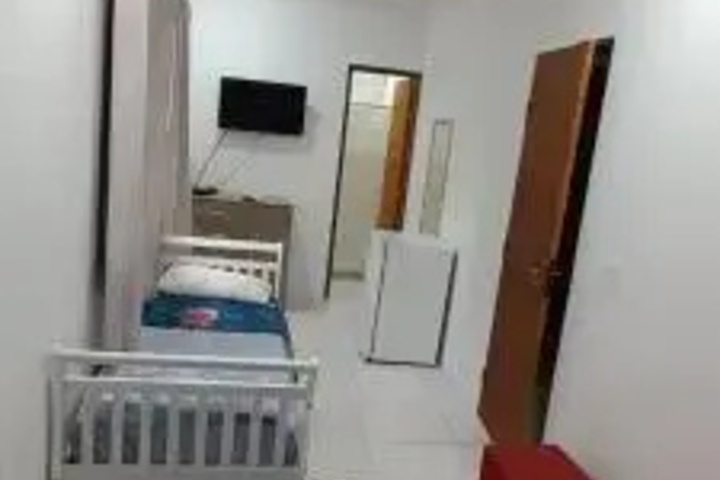 Room 4 of 11