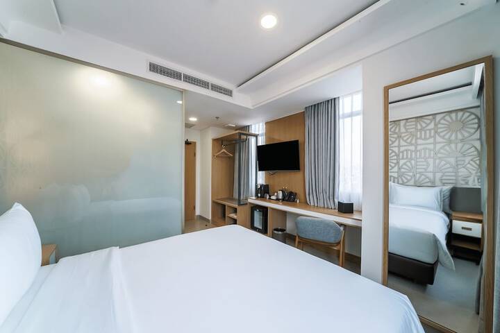 Room 10 of 50