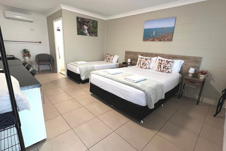 Room 4 of 23