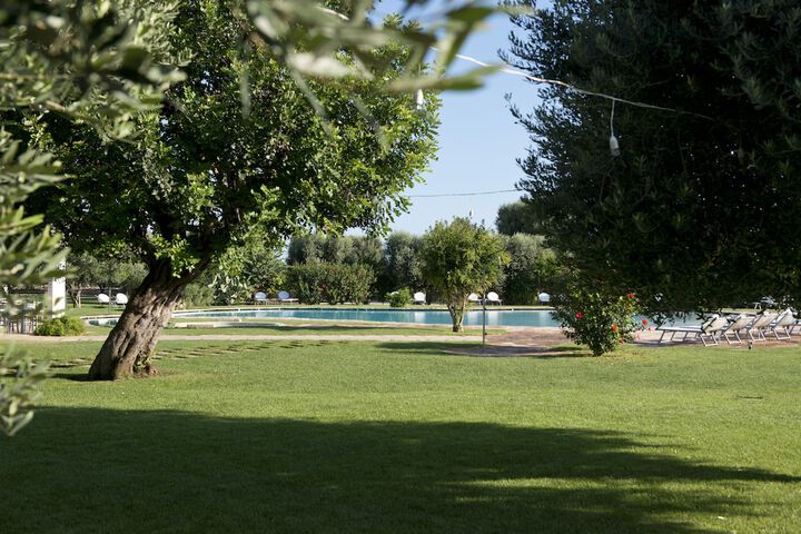 Pool 33 of 75