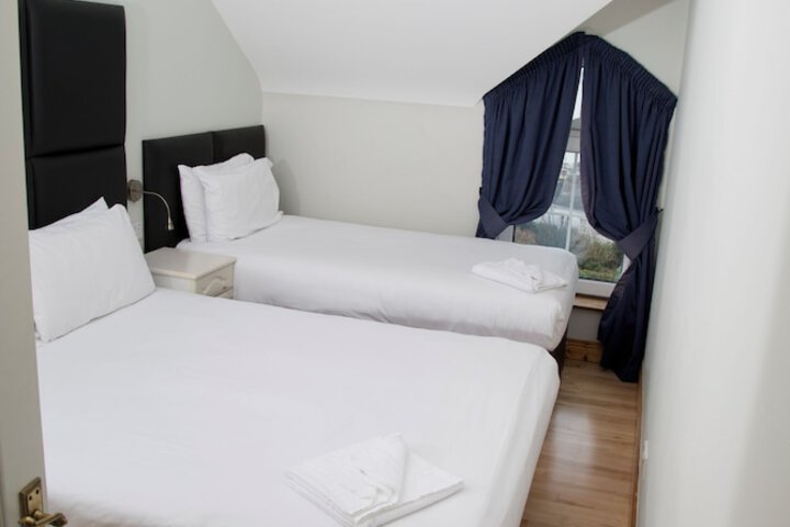 Room 53 of 219