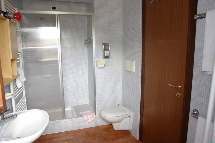 Room 22 of 46