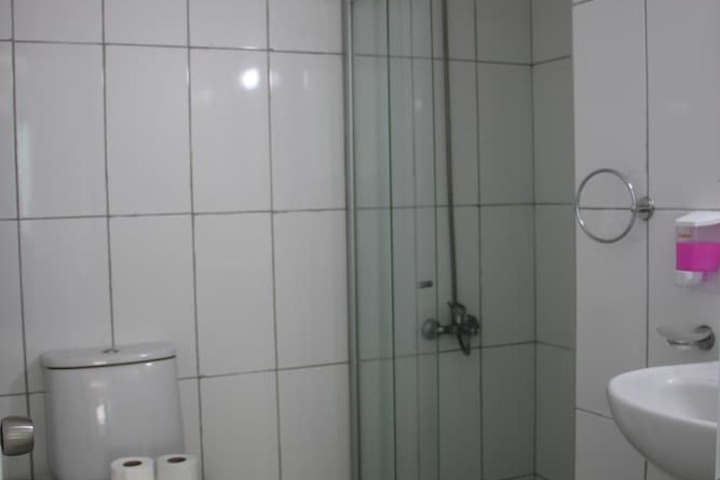 Room 14 of 38