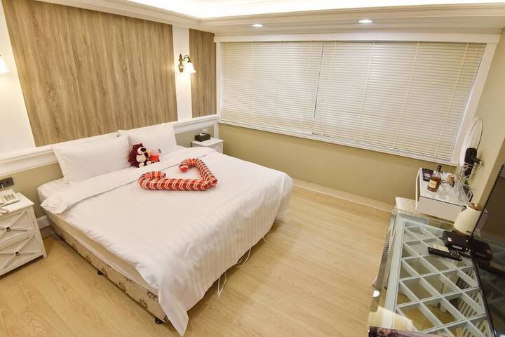 Room 3 of 26