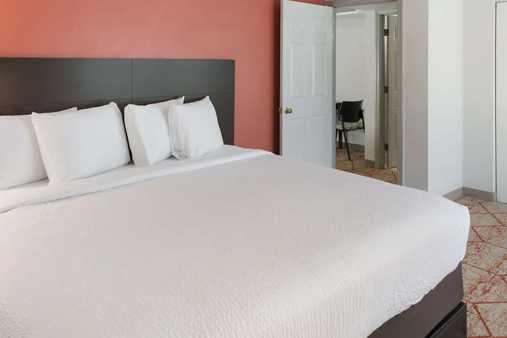 Room 5 of 21