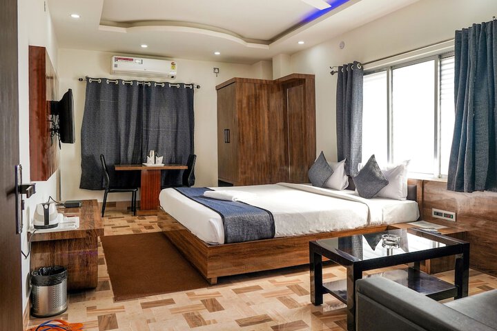 Room 15 of 34