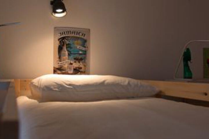 Room 12 of 34