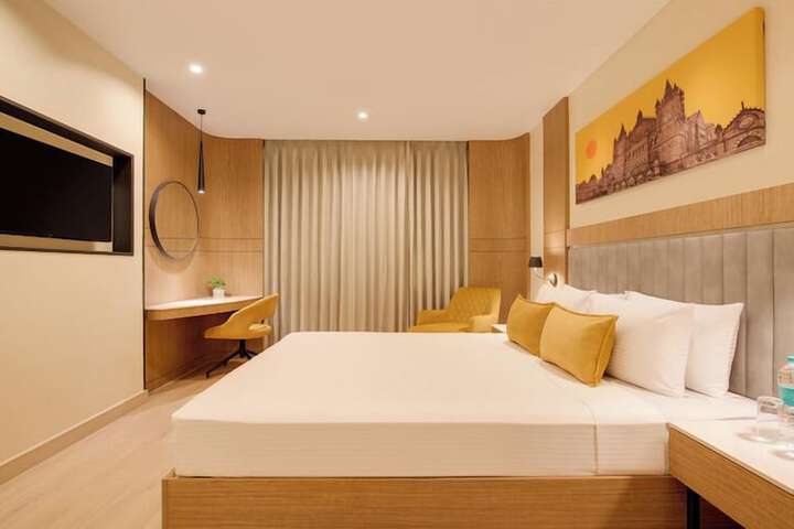 Room 11 of 36