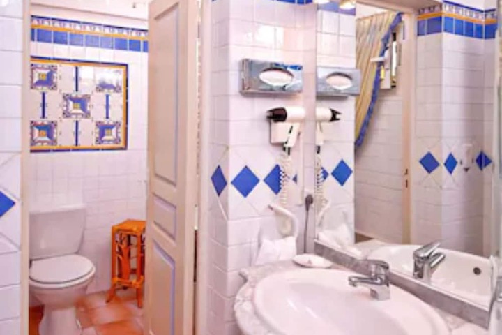 Bathroom Interior Photo