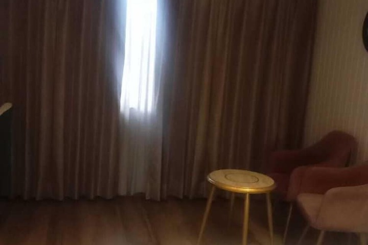 Room 7 of 11