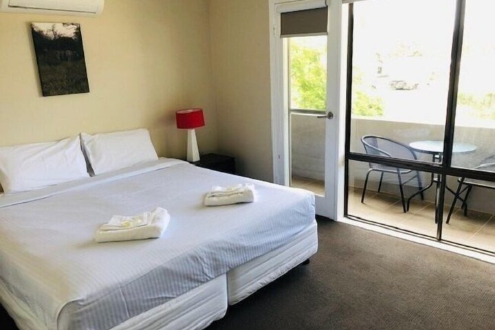 Room 4 of 38