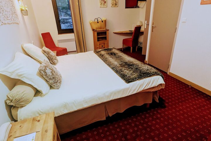 Room 4 of 118