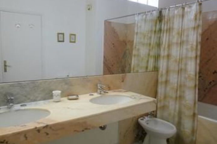 Room 5 of 22