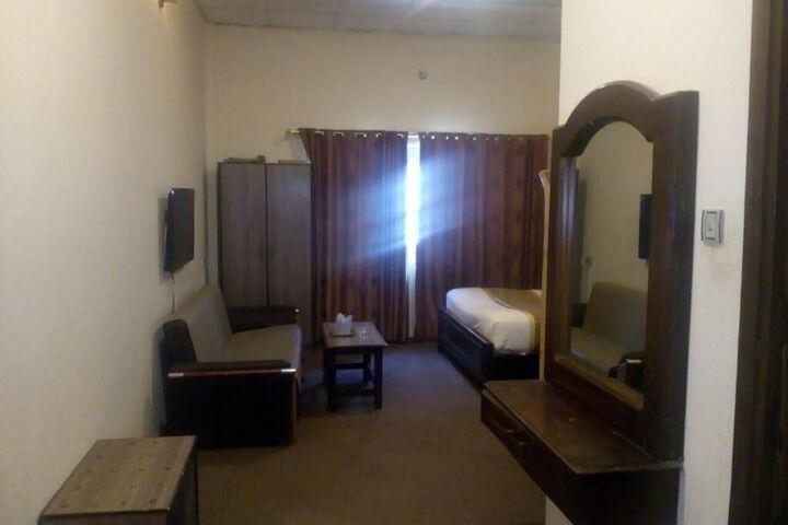 Lalazar Hotel
