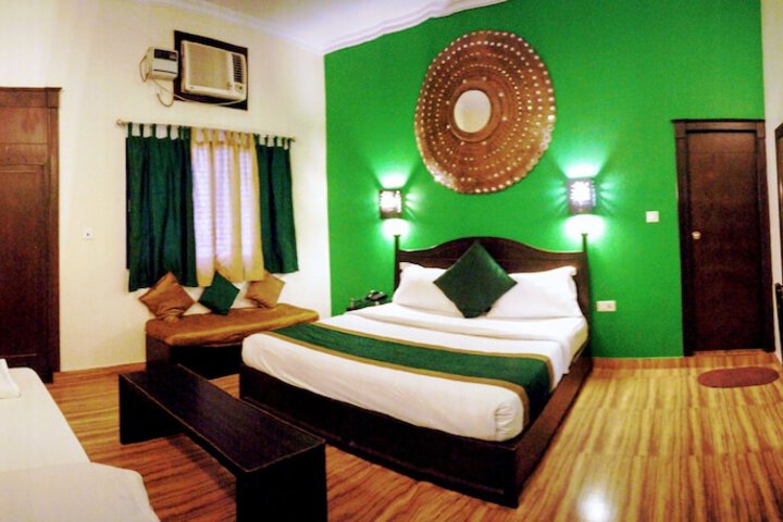 Room 43 of 65