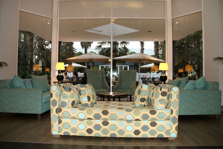 Entrance & Lobby