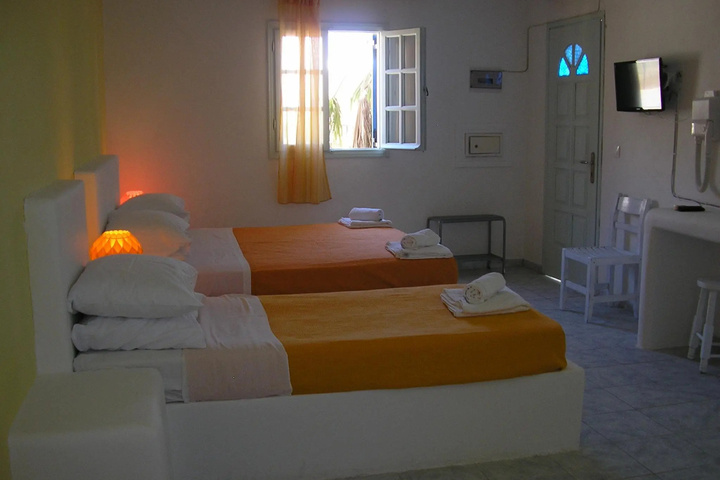 Room 2 of 16