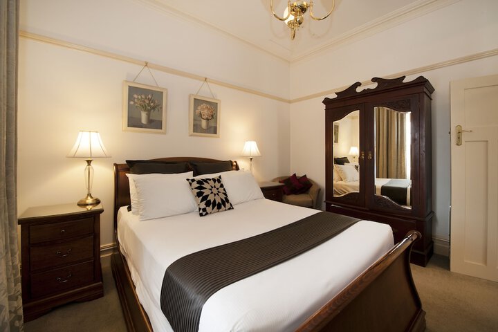 Room 4 of 54