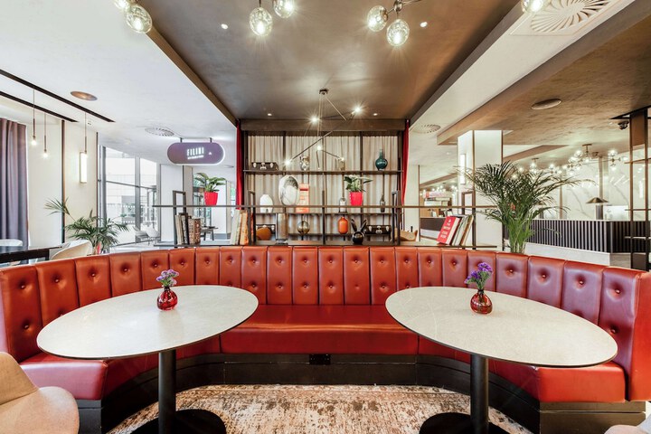 Lounge 69 of 86